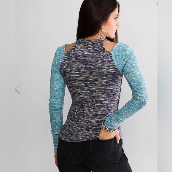 We The Free Top Out Of Control Tee Long Sleeve Women’s Size Medium NEW - Picture 8 of 10